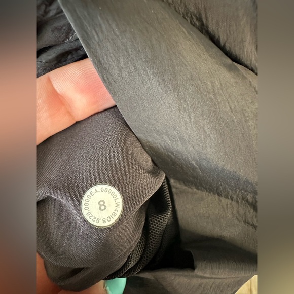 Lululemon Bombs Away Jacket
Black / Summer Shade Medium Olive Dark‎ Olive size 8 - Picture 6 of 10